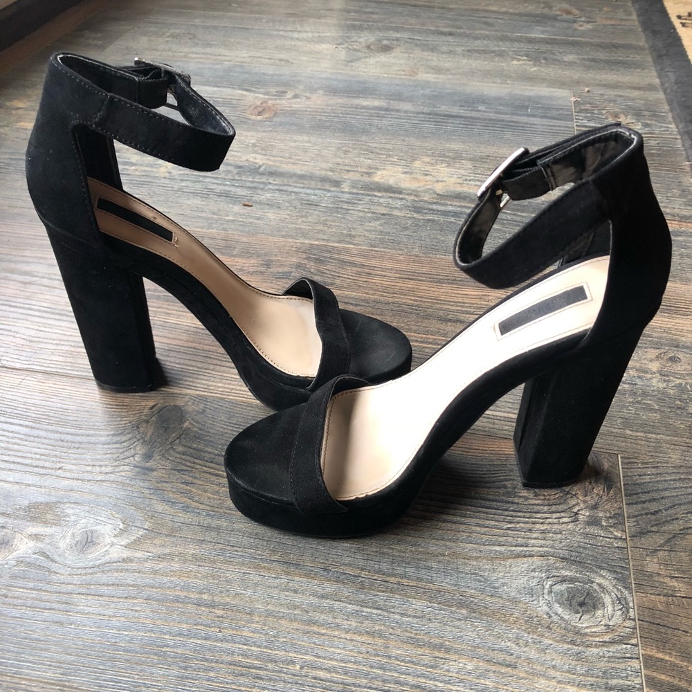Women's Forever 21 Black Platform Heels with Ankle Strap